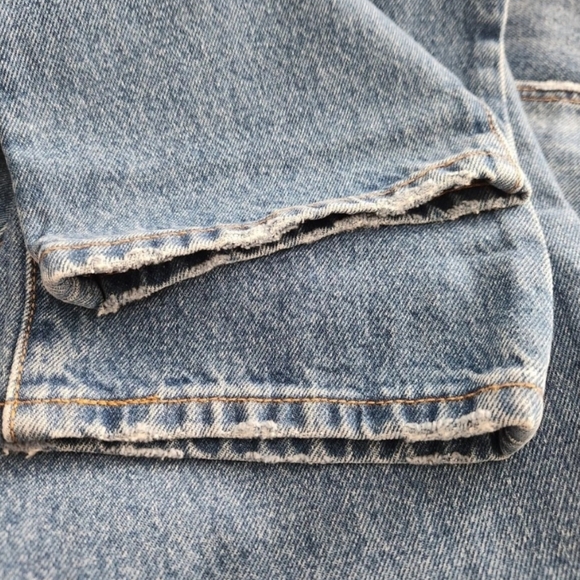 Levi's 501 Original High Rise Straight Leg Medium Wash Distress Jeans Size 30x30 - Picture 11 of 15